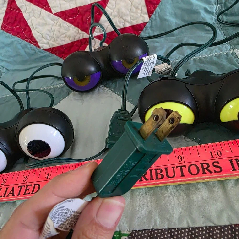 Five Win Enterprise Halloween Peeping Eyes String Lights 3 Count Strand